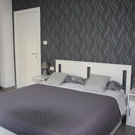Chloe'S Rooms Cagliari Exterior photo